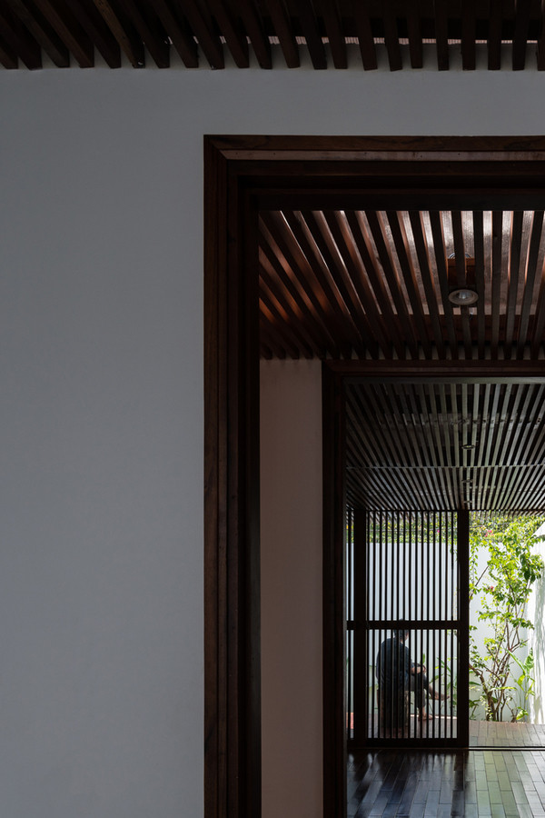 Ngôi nhà độc đáo ở Đắk Lắk được báo nước ngoài đồng loạt đưa tin ảnh 12 Ngôi nhà Đắk Lắk có 3 góc thò ra khỏi mái