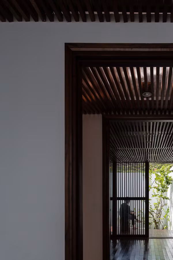 Ngôi nhà Đắk Lắk có 3 góc thò ra khỏi mái