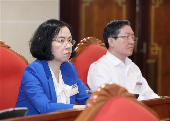 Đại biểu khách mời dự hội nghị.