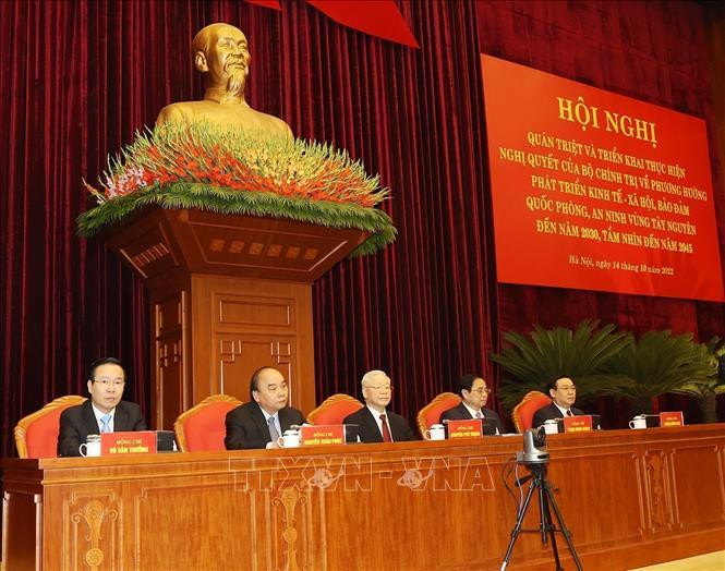 Tổng Bí thư Nguyễn Phú Trọng, Chủ tịch nước Nguyễn Xuân Phúc, Thủ tướng Chính phủ Phạm Minh Chính, Chủ tịch Quốc hội Vương Đình Huệ và Thường trực Ban Bí thư Võ Văn Thưởng chủ trì hội nghị.