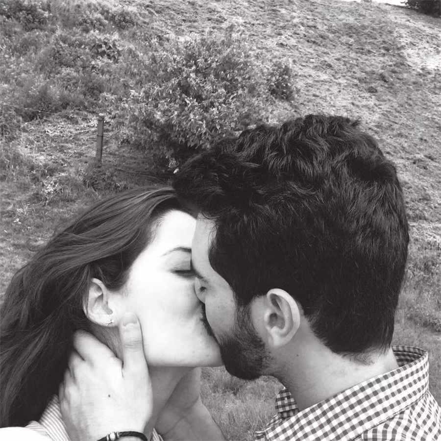 Mẹ là Hoa hậu Hoàn vũ tuyệt sắc nên con trai cũng đẹp tựa nam thần trong tranh-20