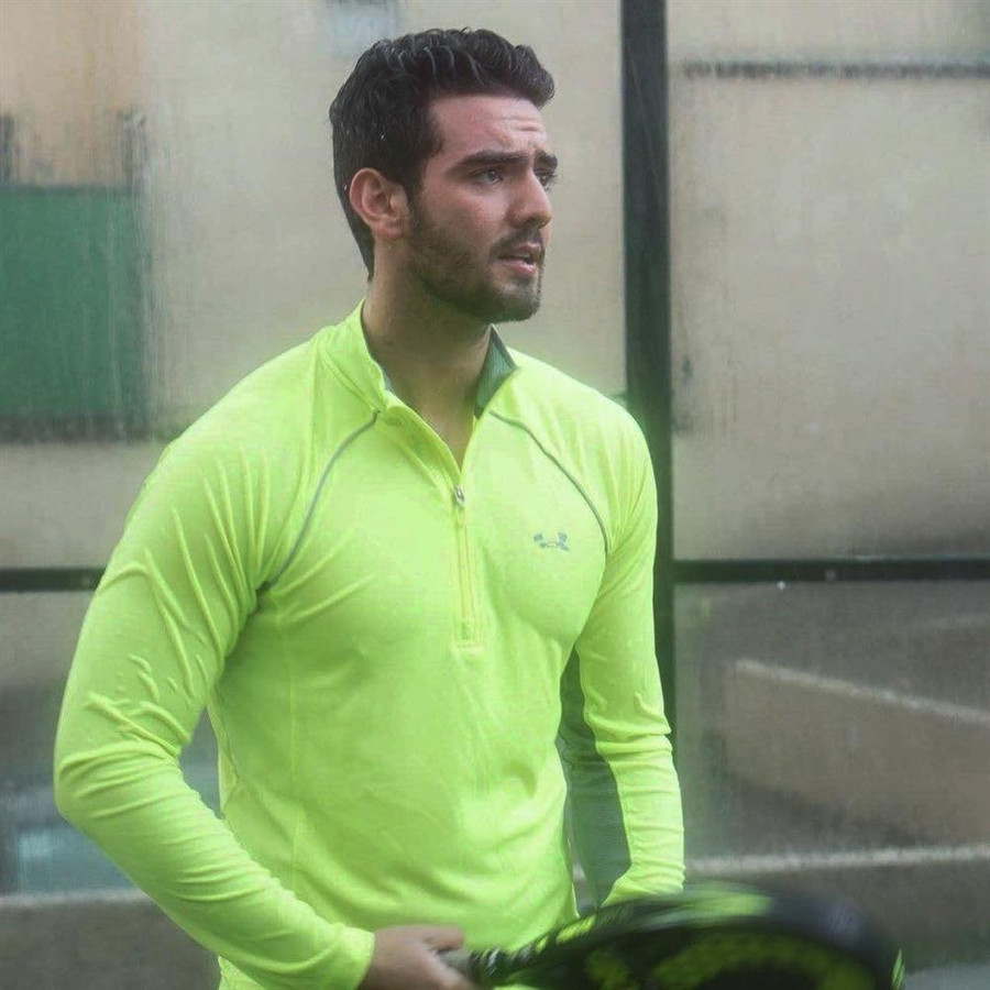 Mẹ là Hoa hậu Hoàn vũ tuyệt sắc, con trai cũng đẹp tựa nam thần ảnh 9 Mẹ là Hoa hậu Hoàn vũ tuyệt sắc nên con trai cũng đẹp tựa nam thần trong tranh-9