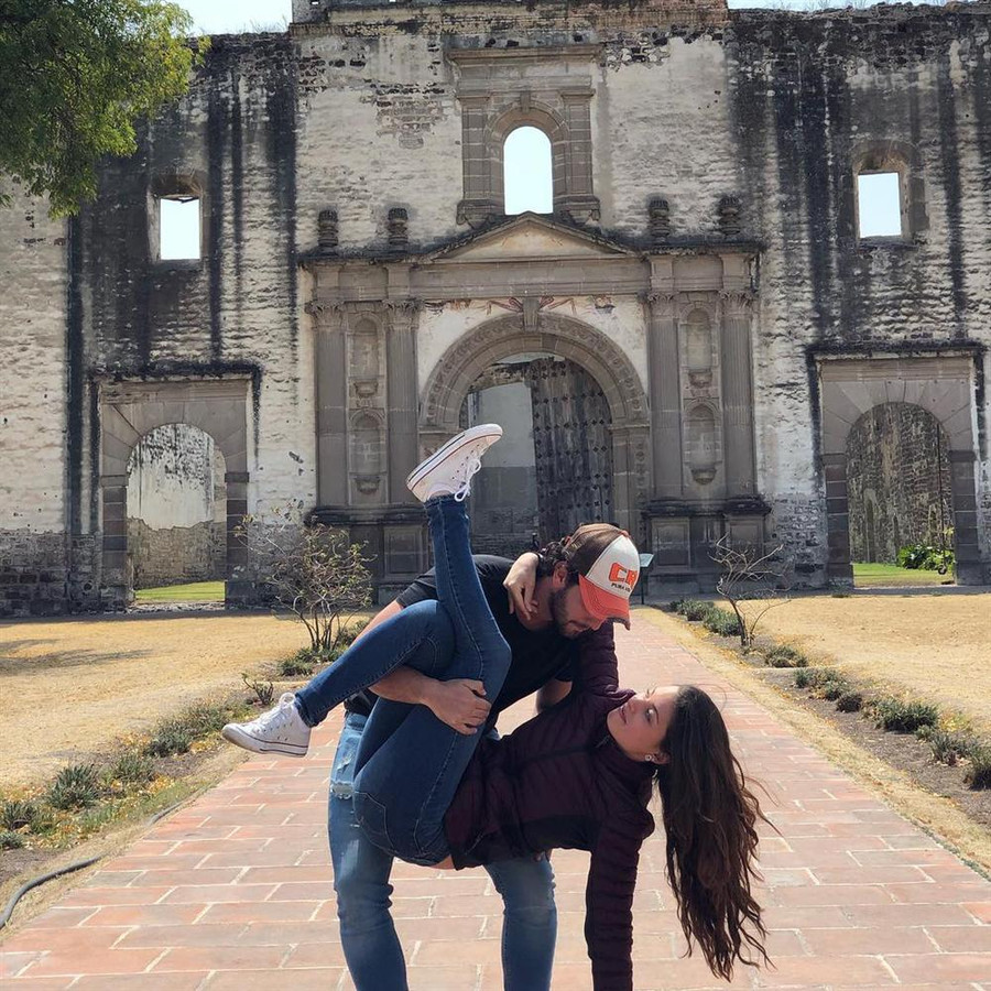 Mẹ là Hoa hậu Hoàn vũ tuyệt sắc, con trai cũng đẹp tựa nam thần ảnh 19 Mẹ là Hoa hậu Hoàn vũ tuyệt sắc nên con trai cũng đẹp tựa nam thần trong tranh-19