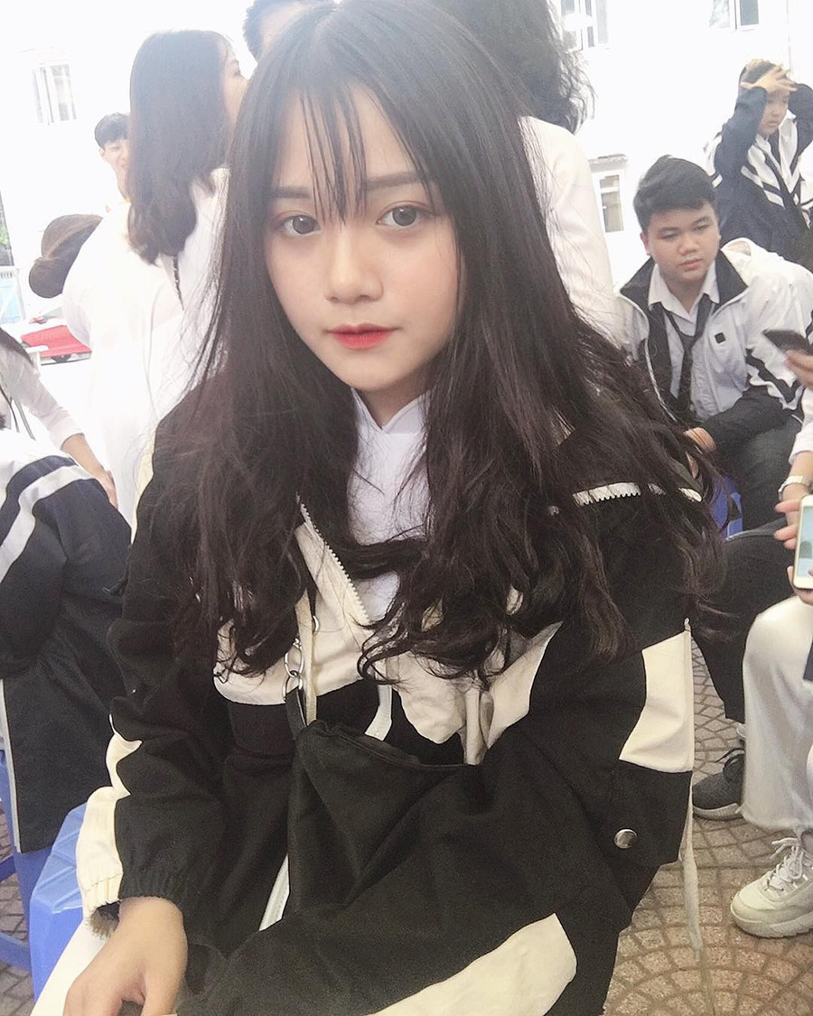 Hội gái xinh mới 17 tuổi đã nổi tiếng rần rần: Toàn cực phẩm học đường, có người được báo Trung ca ngợi với loạt mỹ từ - Ảnh 3.