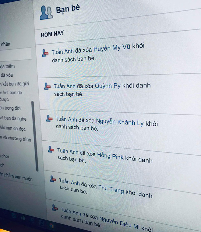 Bạn gái mượn Facebook hôm trước, hôm sau đã thấy cả dàn gái xinh bốc hơi khỏi friend list: Ghen gì lạ lùng! - Ảnh 1. Bạn gái mượn Facebook hôm trước, hôm sau đã thấy cả dàn gái xinh bốc hơi khỏi friend list: Ghen gì lạ lùng! - Ảnh 1.