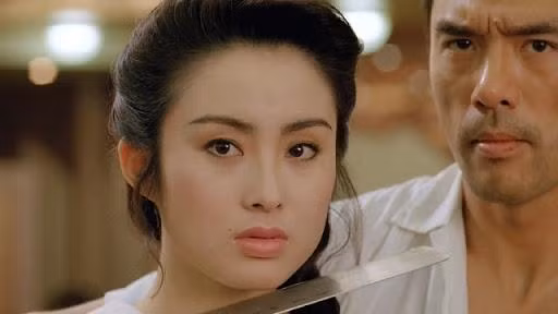 my nhan dep nhat phim chau tinh tri: chi 1 cai chop mat du khien dan ong say ca doi - 3