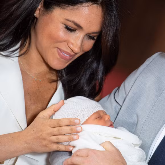 công nương meghan markle, hoàng tử harry, hoàng gia anh, Archie