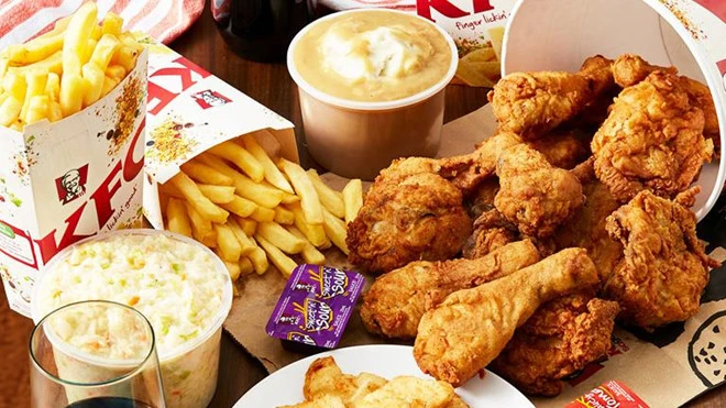 Giả làm thanh tra, nam thanh niên ăn KFC "chùa" suốt một năm