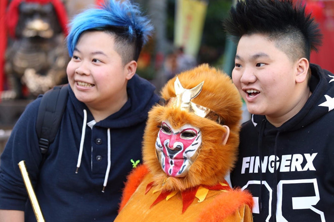 "Thảm họa thẩm mỹ Hong Kong" làm đủ nghề để kiếm sống ở tuổi U90 ảnh 5