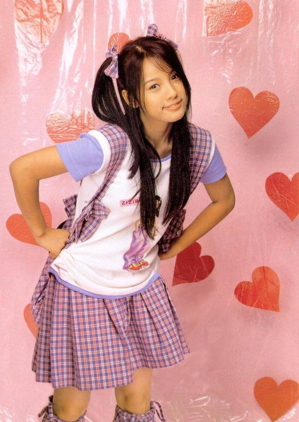 1. Lee Hyori: Đứng vị trí thứ nhất không ai khác ngoài nàng tiên quốc dân Lee Hyori. Cô là trưởng nhóm nhạc huyền thoại thế hệ đầu - Fin.K.L từ năm 1998 đến 2002. Tên tuổi Lee Hyori bắt đầu vụt sáng trong làng nhạc nhờ album solo Stylish, phát hành năm 2003.Cô cũng có nhiều ca khúc hit như:10 Minutes, Miss Korea, Bad Girls,... 5 nu than tuong noi tieng nhat lich su Kpop hinh anh 1