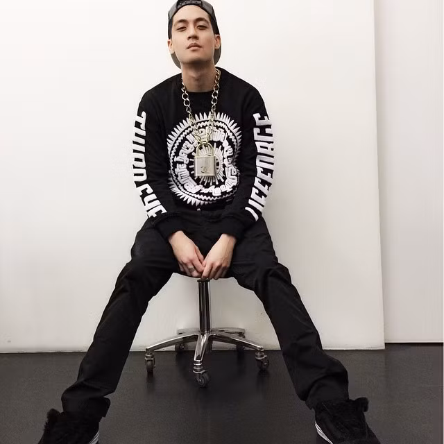 Chuẩn như con trai tài phiệt Singapore: Đẹp như tài tử, sống tự lập không dựa hơi gia đình và từng là em vợ của tài tử Ngô Kiến Hào - Ảnh 3. Chuẩn như con trai tài phiệt Singapore: Đẹp như tài tử, sống tự lập không dựa hơi gia đình và từng là em vợ của tài tử Ngô Kiến Hào - Ảnh 3.