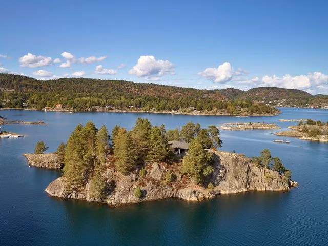 Chiêm ngưỡng ngôi nhà tĩnh lặng nằm biệt lập trên hòn đảo nhỏ xanh mát - 1