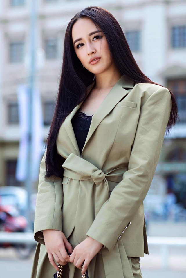 Gần đây nhất, Mai Phương Thúy chia sẻ bài về doanh thu của một hãng hàng không tại Việt Nam. Khi nhiều bạn bè vào chúc mừng, cô không ngần ngại chia sẻ mình là cổ đông của doanh nghiệp này. Dù rất khiếm tốn nhưng nhiều bạn bè đều thể hiện họ mong muốn làm được 