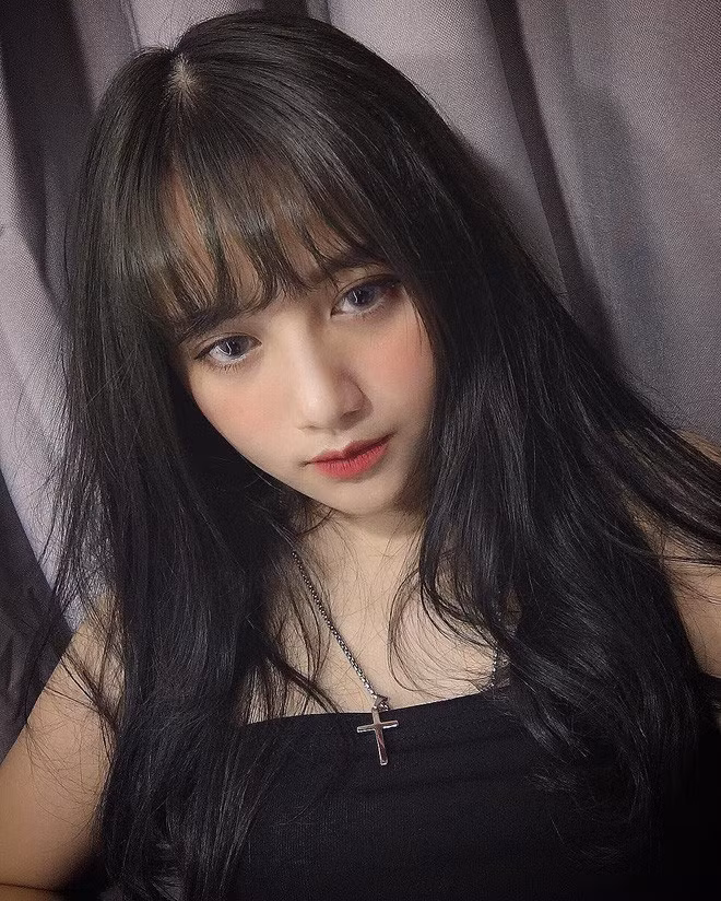 Hội gái xinh mới 17 tuổi đã nổi tiếng rần rần: Toàn cực phẩm học đường, có người được báo Trung ca ngợi với loạt mỹ từ - Ảnh 2. Hội gái xinh mới 17 tuổi đã nổi tiếng rần rần: Toàn cực phẩm học đường, có người được báo Trung ca ngợi với loạt mỹ từ - Ảnh 2.