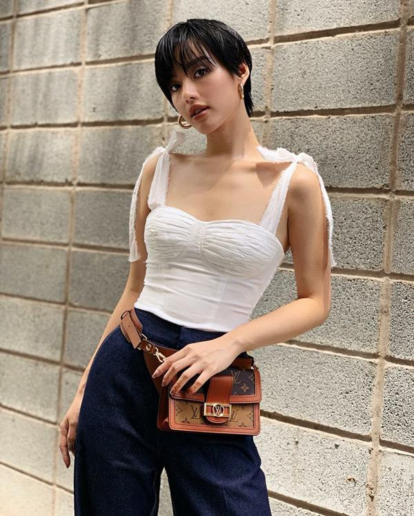 Thanh Hằng, Hồ Ngọc Hà mix túi xách cao tay đến... cướp cũng không giật được ảnh 9 doi ban than thanh hang, ho ngoc ha mix tui xach cao tay den... cuop cung khong giat duoc - 9