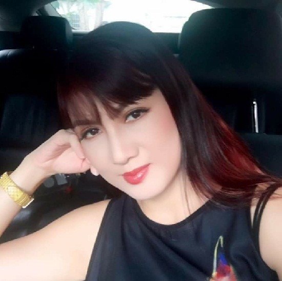 ve dep "bat lao" cua 3 my nhan viet tung quen mat tren cuon lich cua moi nha hinh anh 4