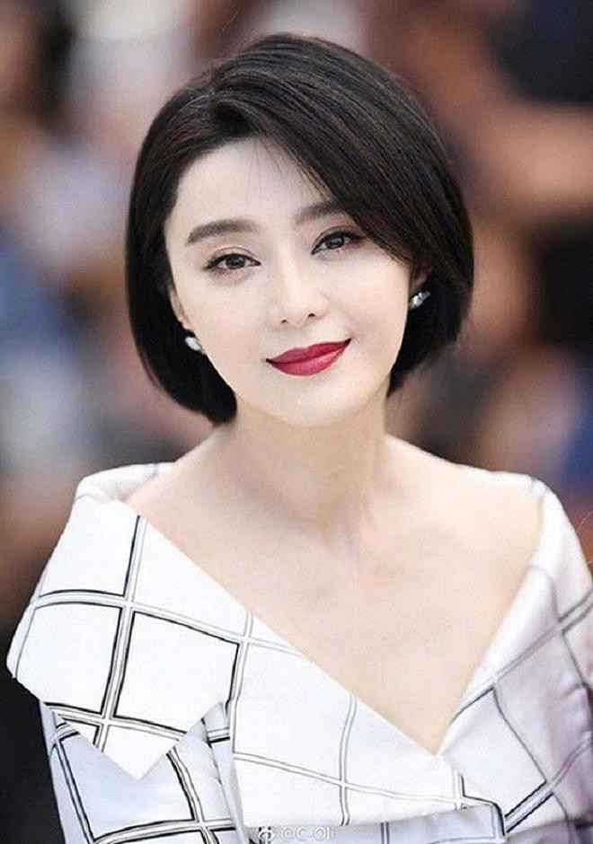 Không cần chiêu trò, cô gái 22 tuổi đến Cannes được khen ngợi hết lời nhờ... thần thái ảnh 1 khong can chieu tro, co mot co gai 22 tuoi den cannes duoc khen ngoi het loi nho... than thai - 1