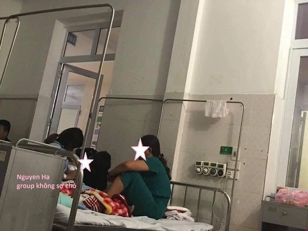 Những hành động đầy trách nhiệm, lo toan khiến cộng đồng mạng xao xuyến. Ảnh: Không Sợ Chó