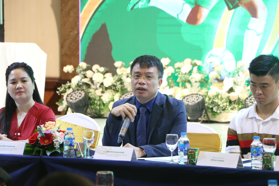 Đại diện Ban tổ chức trao đổi ý kiến, giải đáp câu hỏi liên quan đến giải đấu với các đơn vị truyền thông.