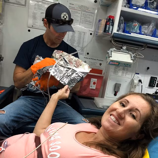 Cả nhà hàng náo loạn vào tối muộn vì thai phụ đẻ rơi, bé gái ra đời bất ngờ được tặng thức ăn miễn phí trọn đời - Hình 3