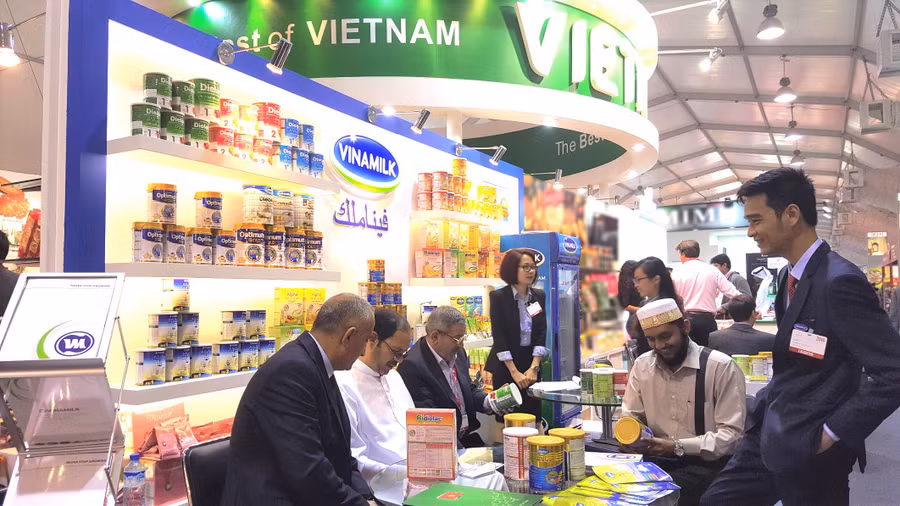 Vinamilk tham dự hội chợ Gulfood 2016 được tổ chức tại Trung tâm Thương mại Thế giới Dubai. Vinamilk tham dự hội chợ Gulfood 2016 được tổ chức tại Trung tâm Thương mại Thế giới Dubai.