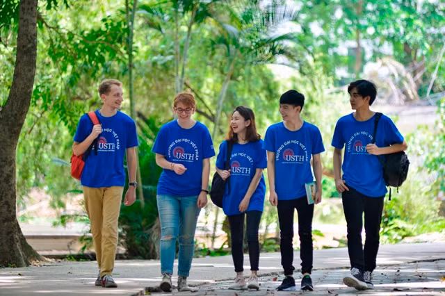 Sinh viên USTH tự tin, năng động