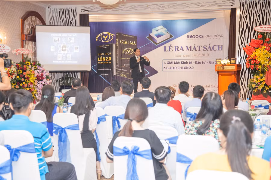 Buổi giới thiệu ra mắt 2 cuốn sách