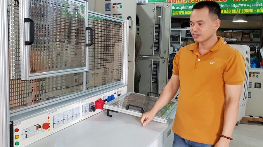 Đỗ Trọng Hùng giới thiệu về sản phẩm của công ty Đỗ Trọng Hùng giới thiệu về sản phẩm của công ty