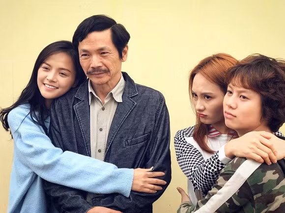 5 phận “gà trống nuôi con” đầy cảm động khiến khán giả phim Việt không thể cầm lòng - Ảnh 1.