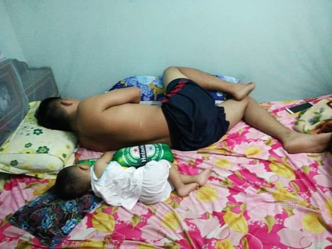 Về dáng ngủ của con trai, anh Ba Tuấn cho biết: "Khi nhỏ thì giống mẹ, lớn hơn một tí thì giống hệt ba. Giống từ cả giấc ngủ đều nằm hẳn về bên trái. Sở thích nằm võng không cần gối cũng y chang. Cảm ơn mẹ nó sinh cho ba đứa con ngoan nhé". Ảnh:Ba Tuấn. Loat anh