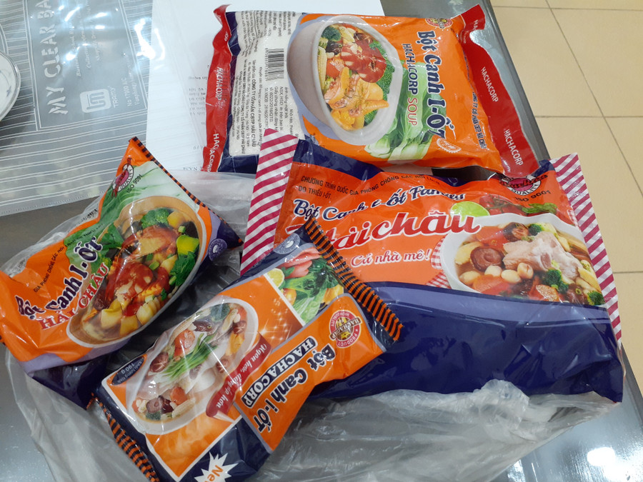 Bột canh Hải Châu (của Công ty bánh kẹo Hải Châu) bị Chi cục quản lý Nông, Lâm và Thủy sản Điện Biên phát hiện không có hàm lượng i-ốt. Ảnh: T.G Bột canh Hải Châu (của Công ty bánh kẹo Hải Châu) bị Chi cục quản lý Nông, Lâm và Thủy sản Điện Biên phát hiện không có hàm lượng i-ốt. Ảnh: T.G