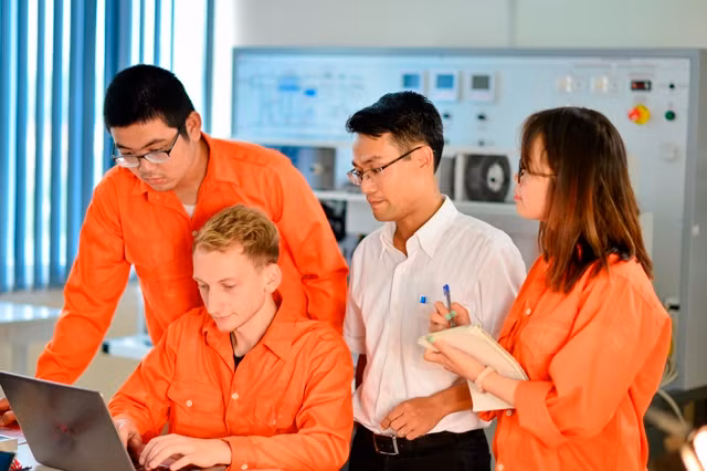 Môi trường đào tạo quốc tế hiện đại, đa văn hóa