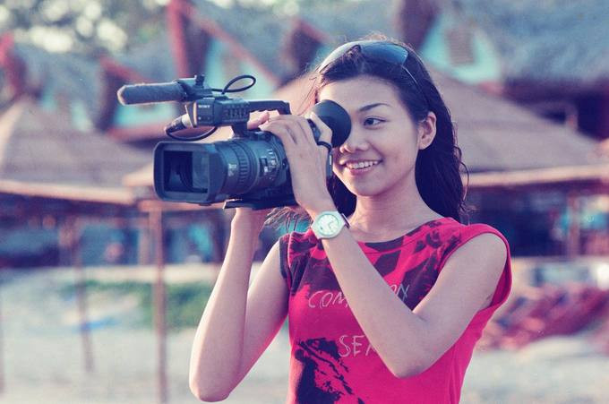 Nhan sắc loạt sao Việt 10 năm trước, xuất sắc nhất vẫn là Tăng Thanh Hà ảnh 4 Nhan sắc mộc mạc với nước da ngăm, khuôn miệng rộng của Thanh Hằng thời điểm vừa đăng quang Hoa hậu Phụ nữ Việt Nam qua ảnh 2002 còn gây nhiều tranh cãi.