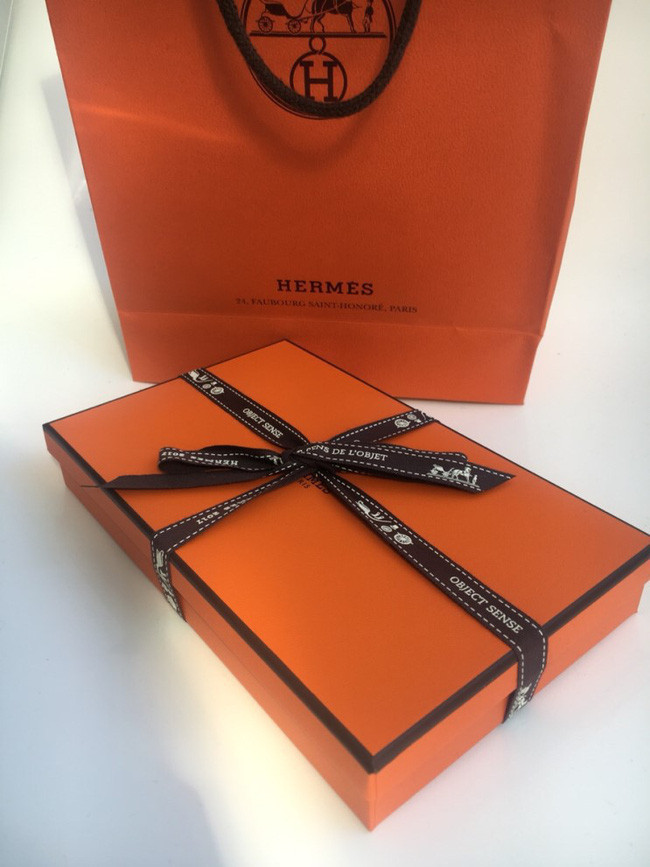 Hermes bán móc treo túi hơn 16 triệu, netizen Hàn đồng loạt gào thét, có người cho rằng tiền này mua ngựa thật còn hơn - Ảnh 1. Hermes bán móc treo túi hơn 16 triệu, netizen Hàn đồng loạt gào thét, có người cho rằng tiền này mua ngựa thật còn hơn - Ảnh 1.
