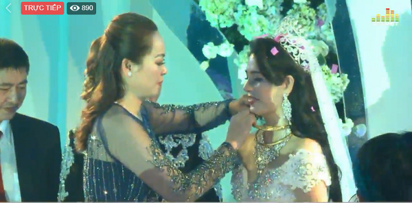 Lộ diện chủ nhân của đám cưới 4 tỷ tiền rạp trang trí, livestream đám cưới còn choáng ngợp hơn cả ảnh chụp - Ảnh 5. Lộ diện chủ nhân của đám cưới 4 tỷ tiền rạp trang trí, livestream đám cưới còn choáng ngợp hơn cả ảnh chụp-5