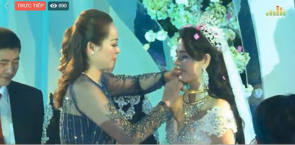 Lộ diện chủ nhân của đám cưới 4 tỷ tiền rạp trang trí, livestream đám cưới còn choáng ngợp hơn cả ảnh chụp - Ảnh 5. Lộ diện chủ nhân của đám cưới 4 tỷ tiền rạp trang trí, livestream đám cưới còn choáng ngợp hơn cả ảnh chụp-5