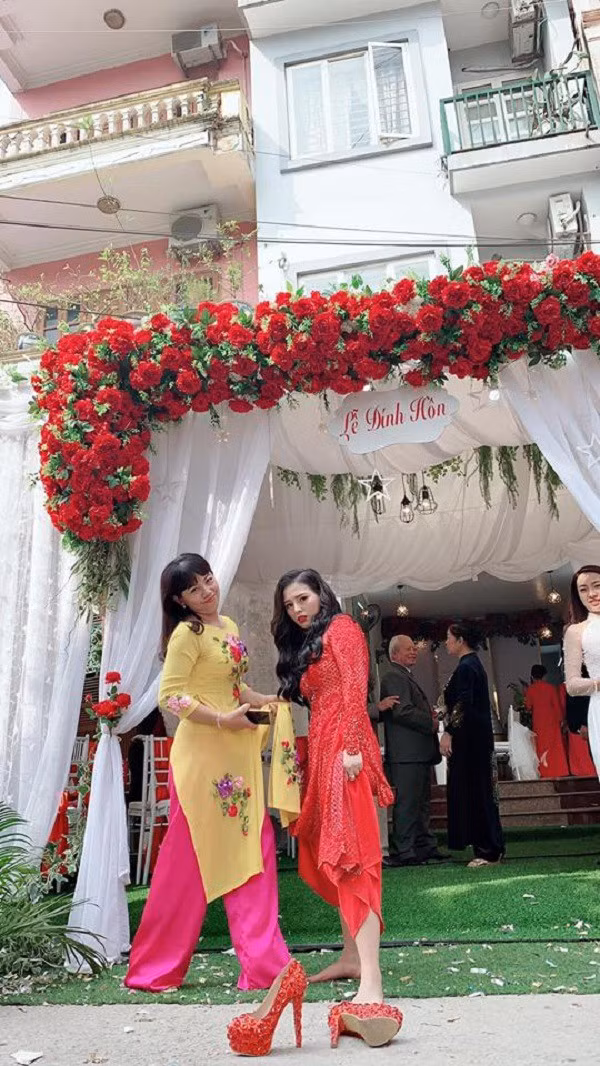 Lộ diện chủ nhân của đám cưới 4 tỷ tiền rạp trang trí, livestream đám cưới còn choáng ngợp hơn cả ảnh chụp - Ảnh 3. Lộ diện chủ nhân của đám cưới 4 tỷ tiền rạp trang trí, livestream đám cưới còn choáng ngợp hơn cả ảnh chụp-3