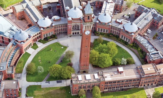 Khuôn viên Trường ĐH Birmingham - một trong những trường ĐH nổi tiếng nhất của Anh Khuôn viên Trường ĐH Birmingham - một trong những trường ĐH nổi tiếng nhất của Anh
