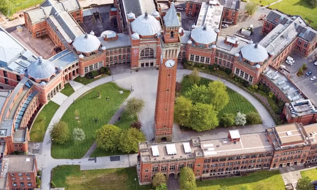 Khuôn viên Trường ĐH Birmingham - một trong những trường ĐH nổi tiếng nhất của Anh