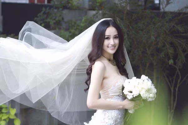 Hoa hậu Việt Nam khó lấy chồng đại gia hơn các Á hậu?-1