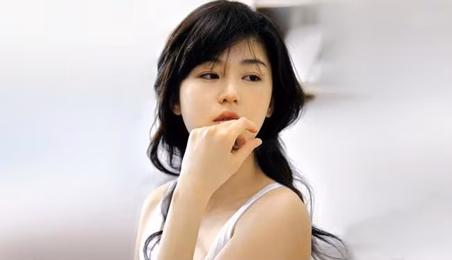 Nhìn chồng thay đổi hình đại diện trên facebook vợ buông rơi cả chiếc cốc, nhưng sau đó cô lẳng lặng làm điều này...-1