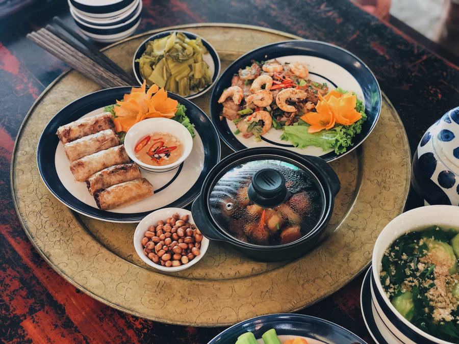 5 thói quen ăn cơm hại sức khỏe khủng khiếp, đa số người Việt đều mắc phải ảnh 1 4-thoi-quen-an-com-gay-hai-cho-suc-khoe-phunutoday-01