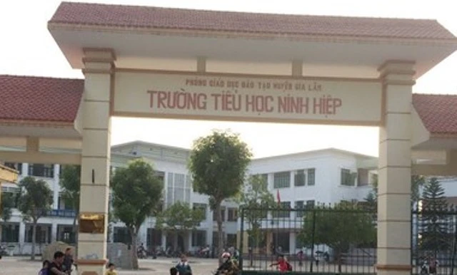 Học sinh Ninh Hiệp đã đến trường, chuẩn bị ôn thi học kỳ