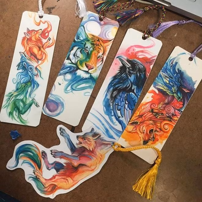 Cô gái vẽ tranh màu nước đẹp đến từng chi tiết