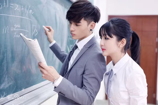 Phát hờn với bộ ảnh kỷ yếu toàn trai đẹp của &amp;quot;lớp người ta&amp;quot; - Ảnh 5.