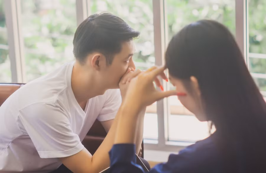 Anh ấy dường như không muốn chia sẻ bất cứ điều gì với bạn. (Ảnh: ITN).