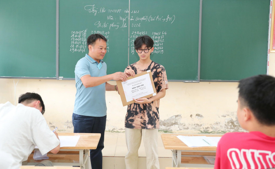 Việc bảo quản và sử dụng đề thi tại các điểm thi bảo đảm an toàn, bảo mật đáp ứng yêu cầu tổ chức thi.