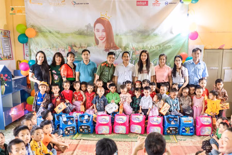 Hoa hậu Thùy Tiên đã có chuyến công tác thiện nguyện tại tỉnh Sơn La.