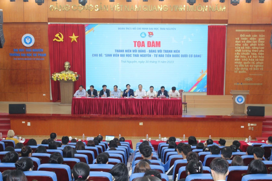 Toạ đàm thanh niên với Đảng - Đảng với thanh niên năm 2023.