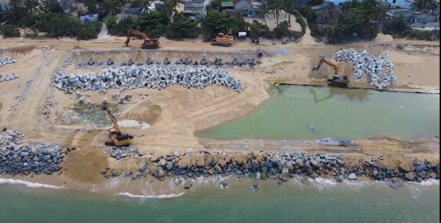 Dự án Khắc phục hư hỏng, sạt lở bờ biển TDP Thạnh Đức 1 được khởi công xây dựng đã mang lại niềm vui không nhỏ cho người dân nơi đây.